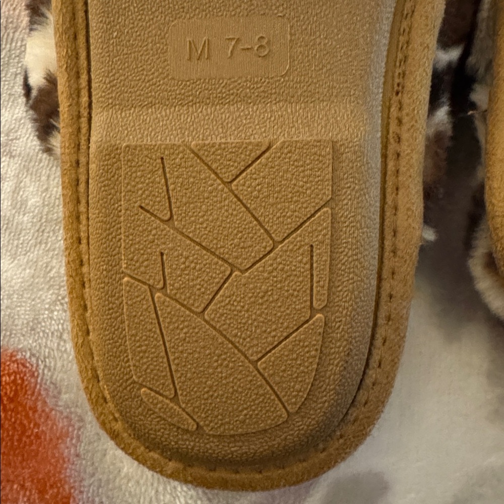 Jessica Simpson Brown Leopard Plush Slippers - Picture 7 of 8
